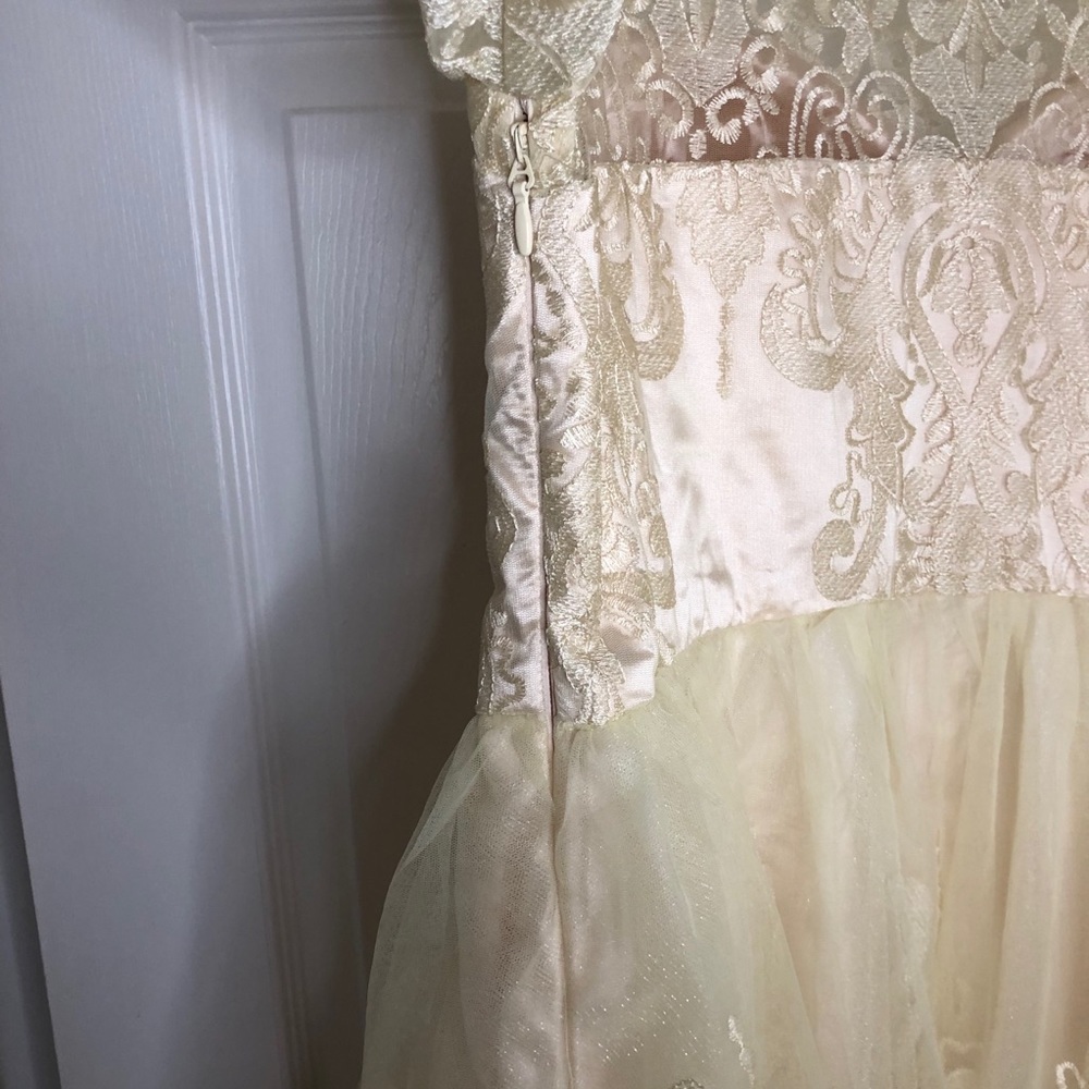 Chi Chi London ModCloth Gilded Grace Lace … - Picture 10 of 14